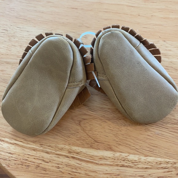 CARTERS INFANTS MOCCASINS - Picture 4 of 5
